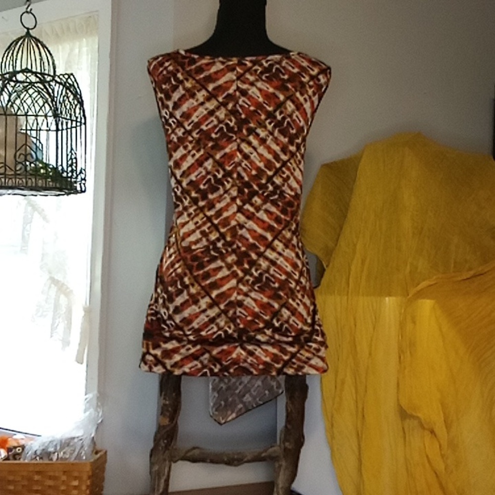 Elegant Multicolor Patterned Ruffled Front Tank Top Size 18/20 - Picture 3 of 12